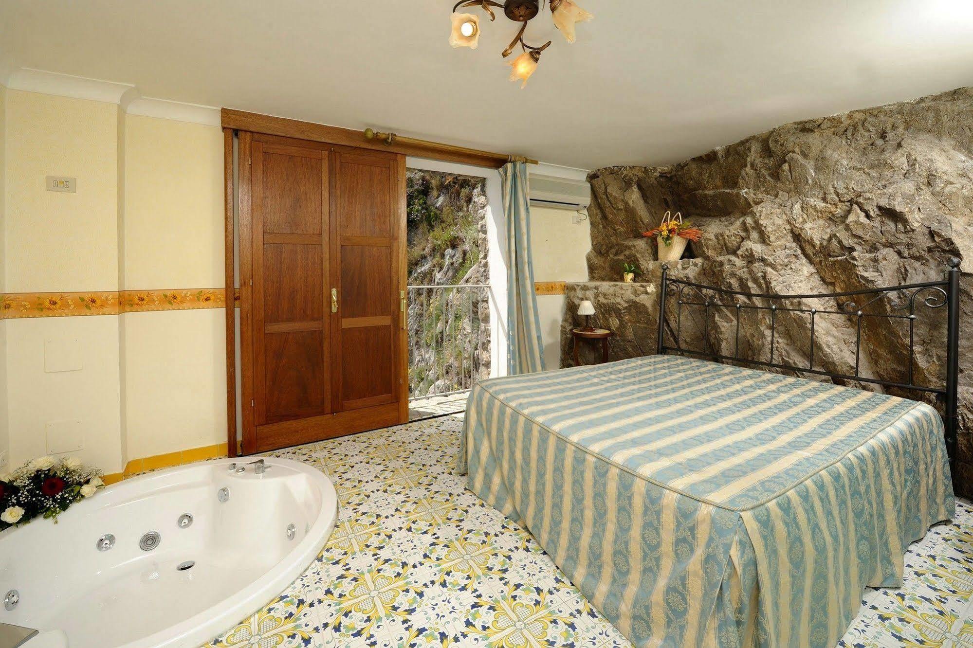La Locanda Del Fiordo Furore Habitación foto